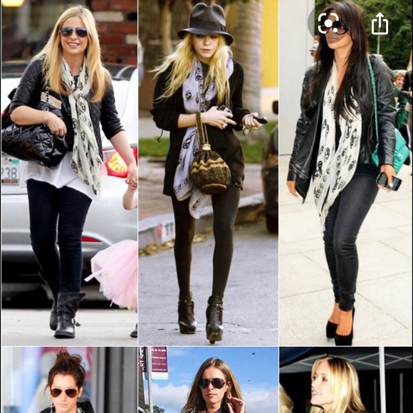 ❌SOLD❌ Alexander McQueen Classic Skull Scarf/Wrap - Picture 6 of 15